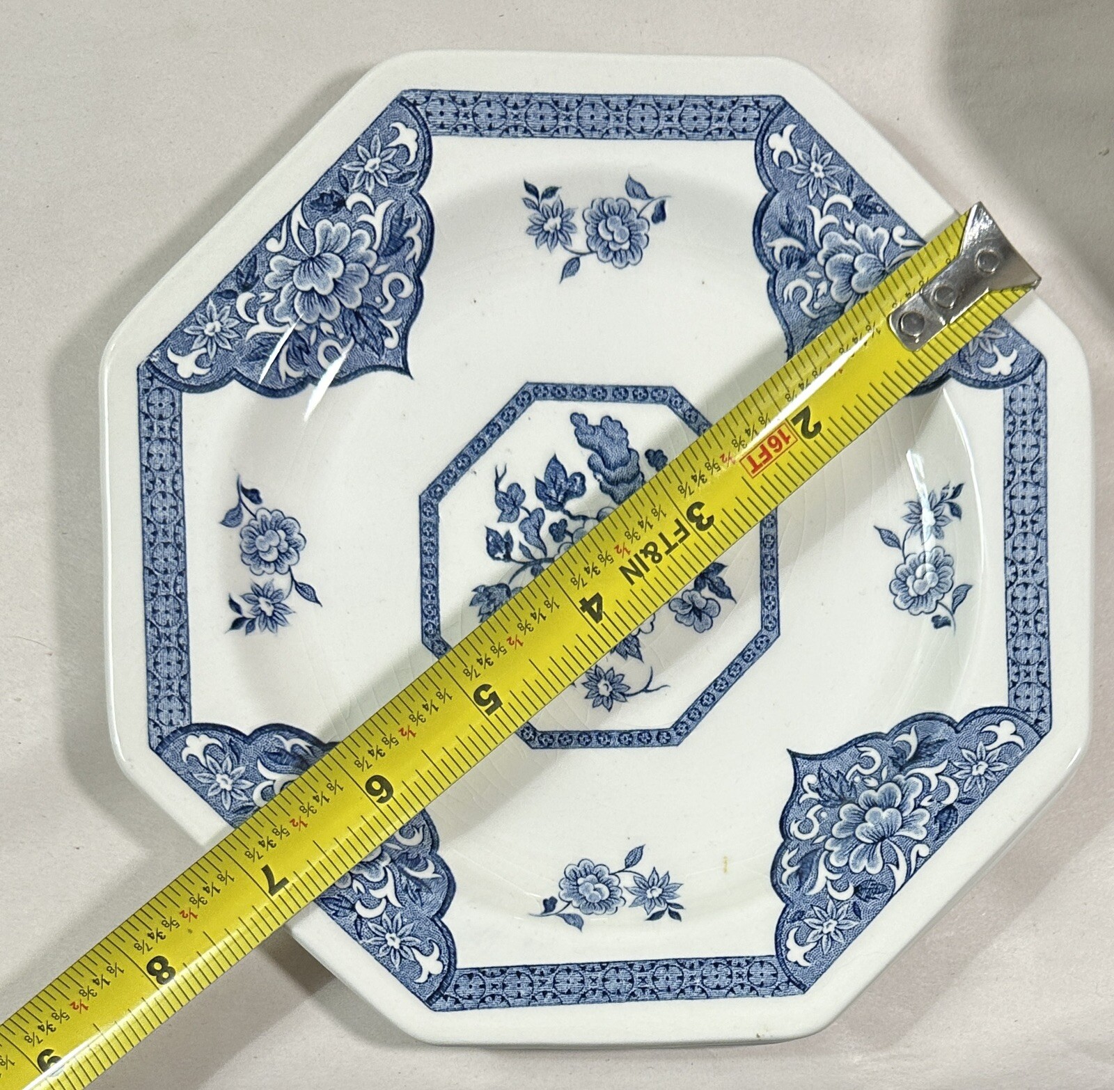 Old Pekin J&G Meakin Royal Staffordshire Ironstone Plates and Bowls - Image 5