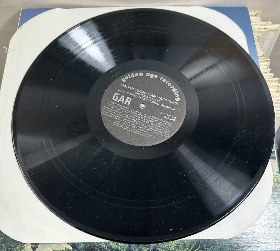 The Holy Echmiadzin Chorus – Armenian Mass - Golden Age 1032-3 - Image 2
