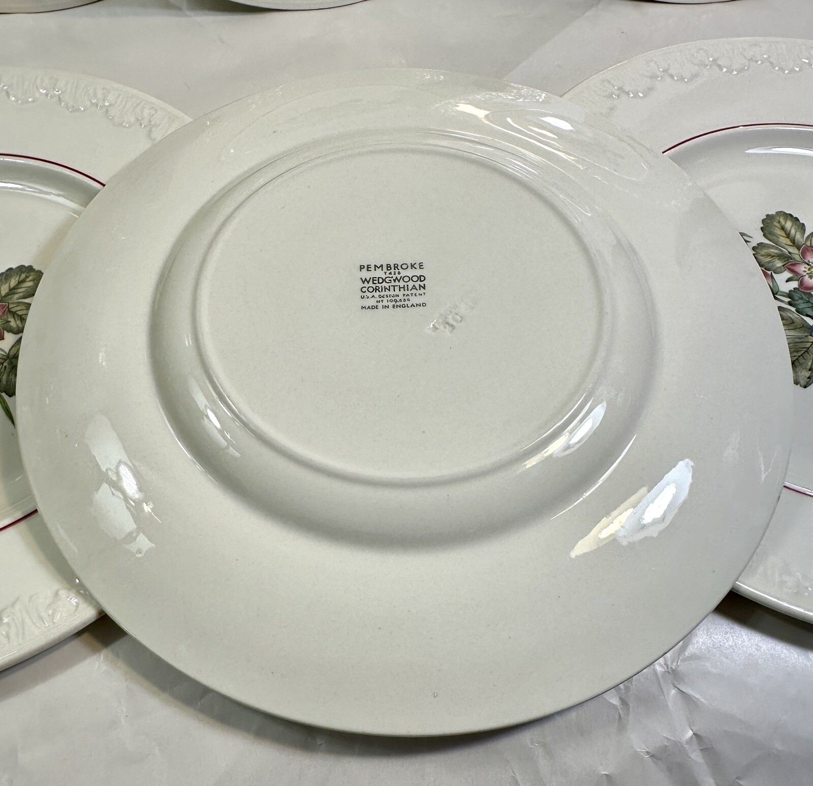 6 (Six) Wedgwood PEMBROKE Luncheon Plates Corinthian T428 -- 9 5/8" - Image 2