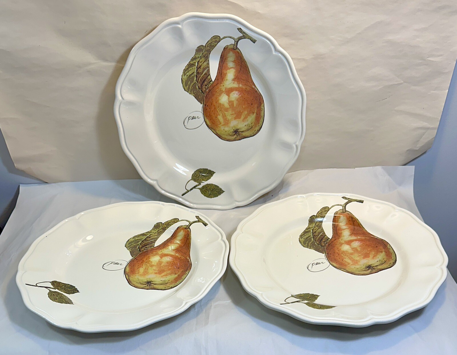 Set of 3 Opificio Etico Ceramic Scalloped Pear Theme Dinner Plates Italy 11” NOS