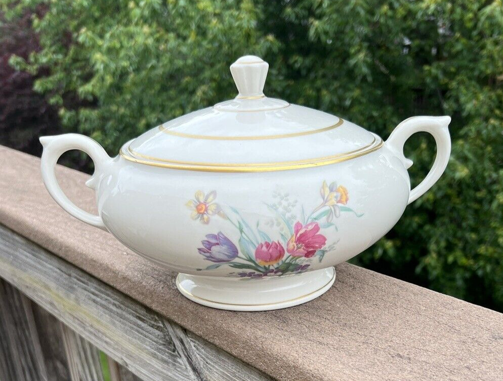 Lamberton Ivory China "Scammell" Covered Vegetable Bowl with Handles