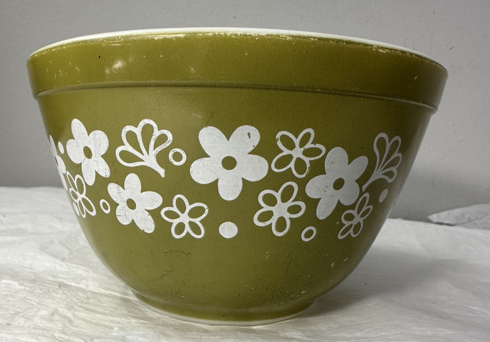 VTG PYREX Green Mixing Bowl Flowers Ovenware - 1.5 Pt - Image 6