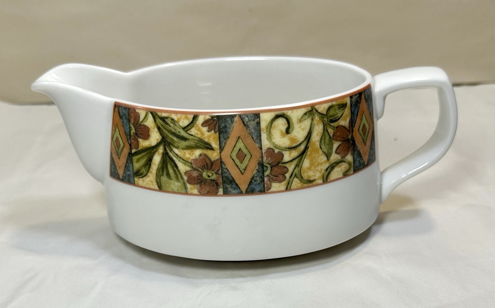 Doulton Everyday CINNABAR Gravy Boat 7” x 3” Royal Doulton 1996