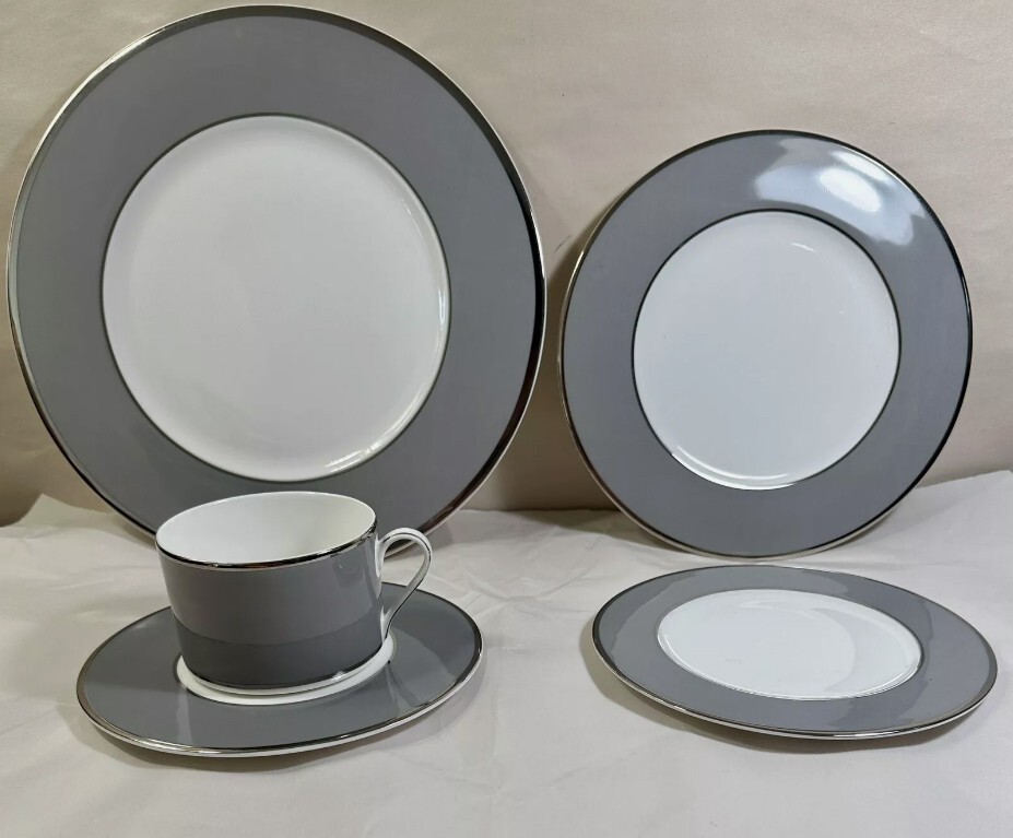 Mikasa Color Studio Grey and Platinum 5-pc Dinnerware Set - Unboxed, Unused