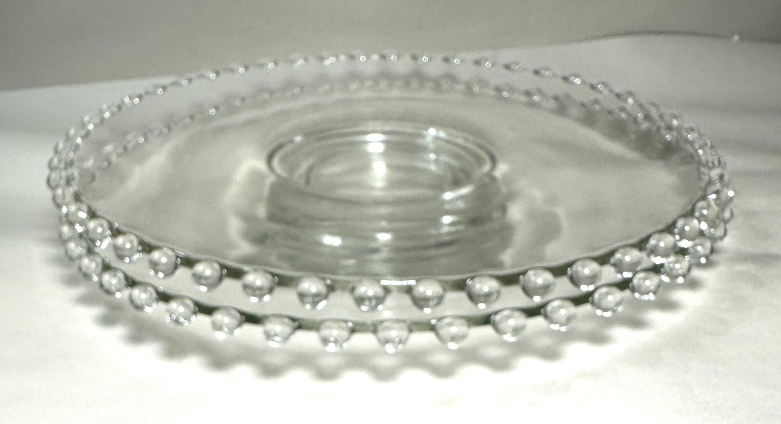 Two (2) Vintage Imperial Candlewick 8 Inch Salad Luncheon Dessert Plates - Image 4