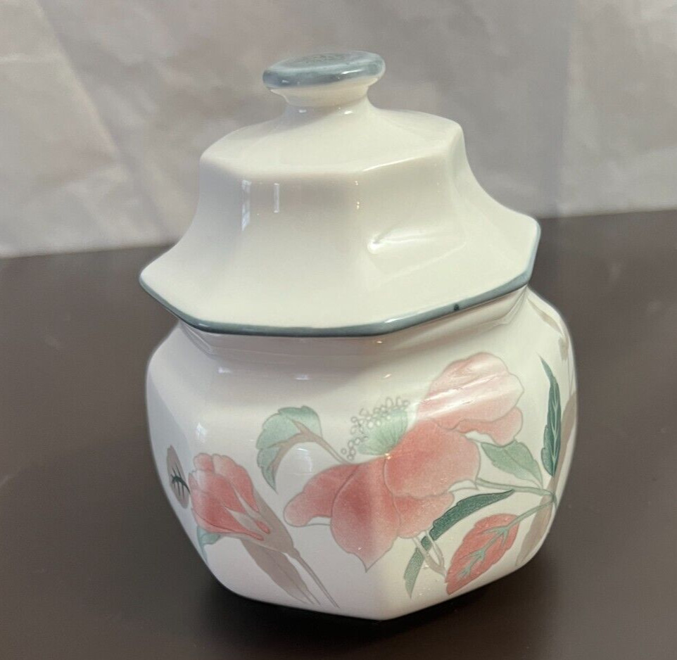 Mikasa Continental Pattern: SILK FLOWERS F3003 Sugar Bowl with Lid