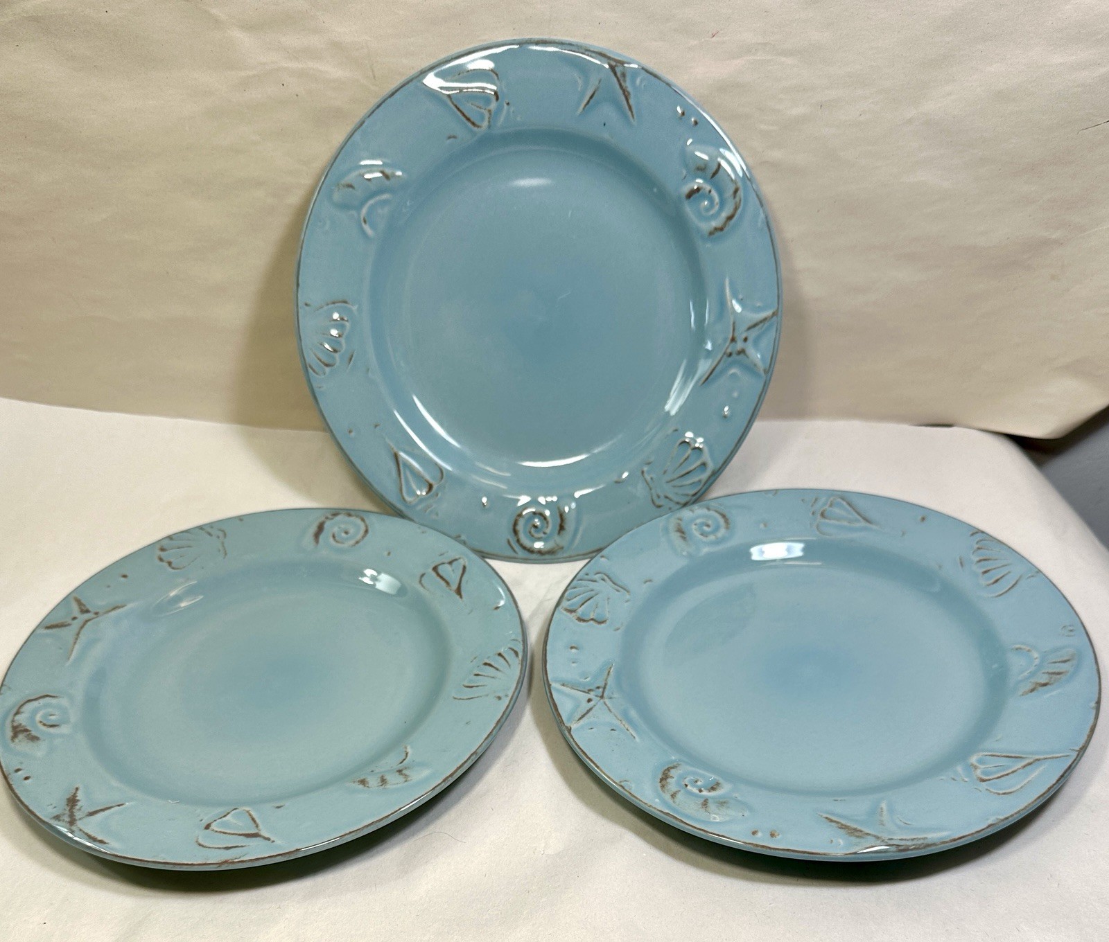 Set of 3 Thomson Pottery Cape Cod Blue Salad / Dessert Plates Embossed Shells