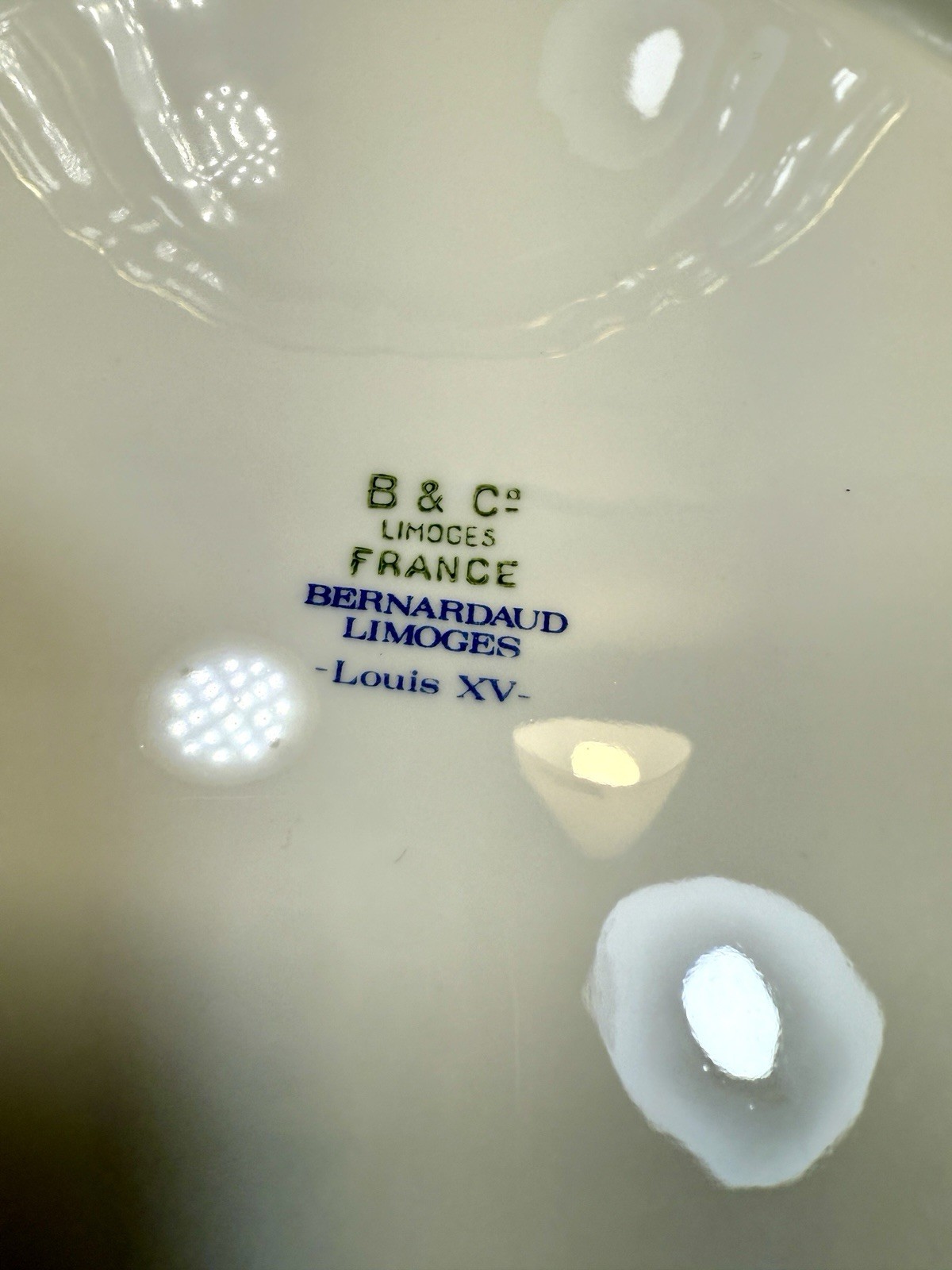 One Bernardaud Limoges Louis XV 10-3/8" Dinner Plate - Flawless - Image 3