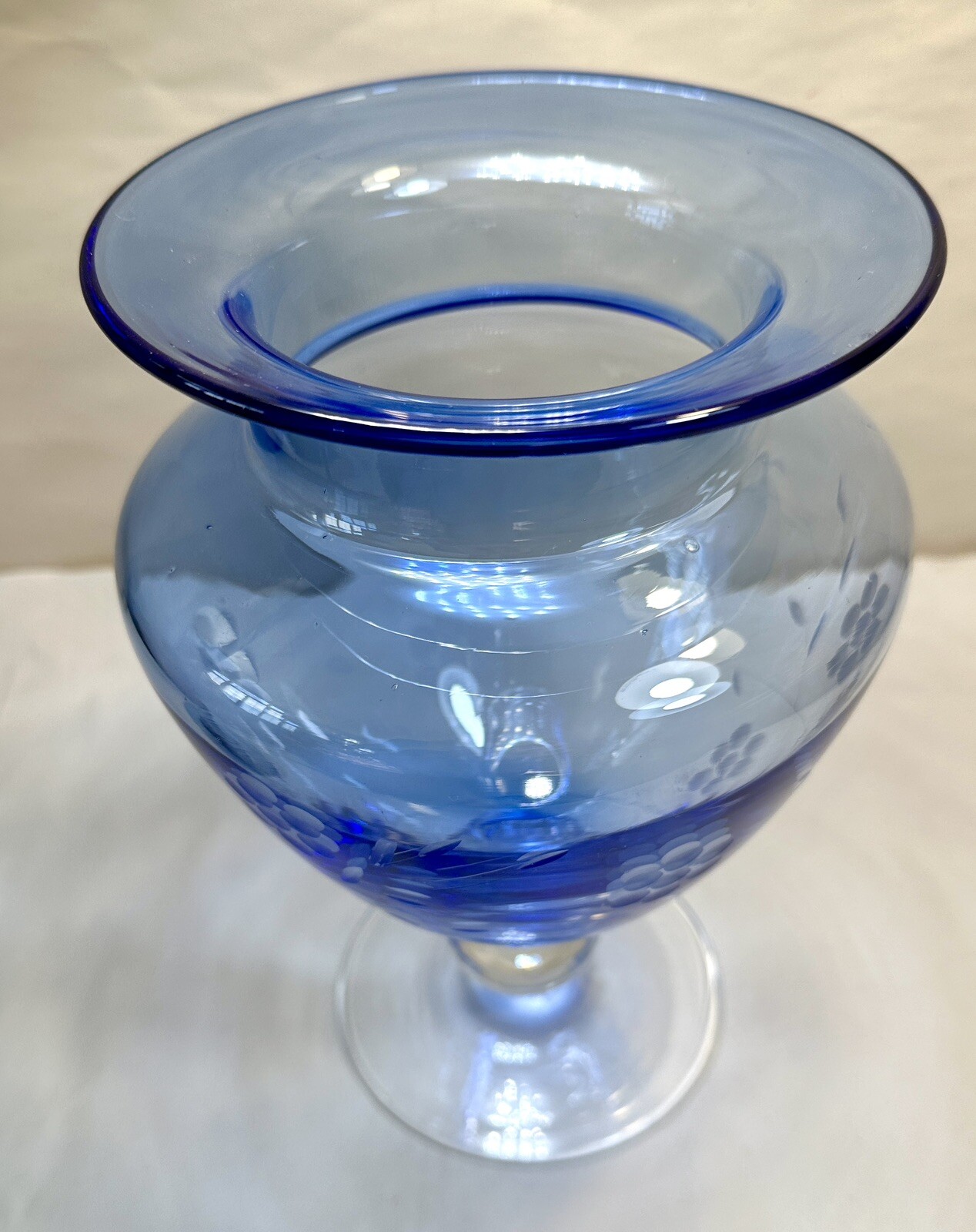 Ftd Florists Transworld Delivery Blue Etched Glass Pedestal Vase 9" Tall - Image 1