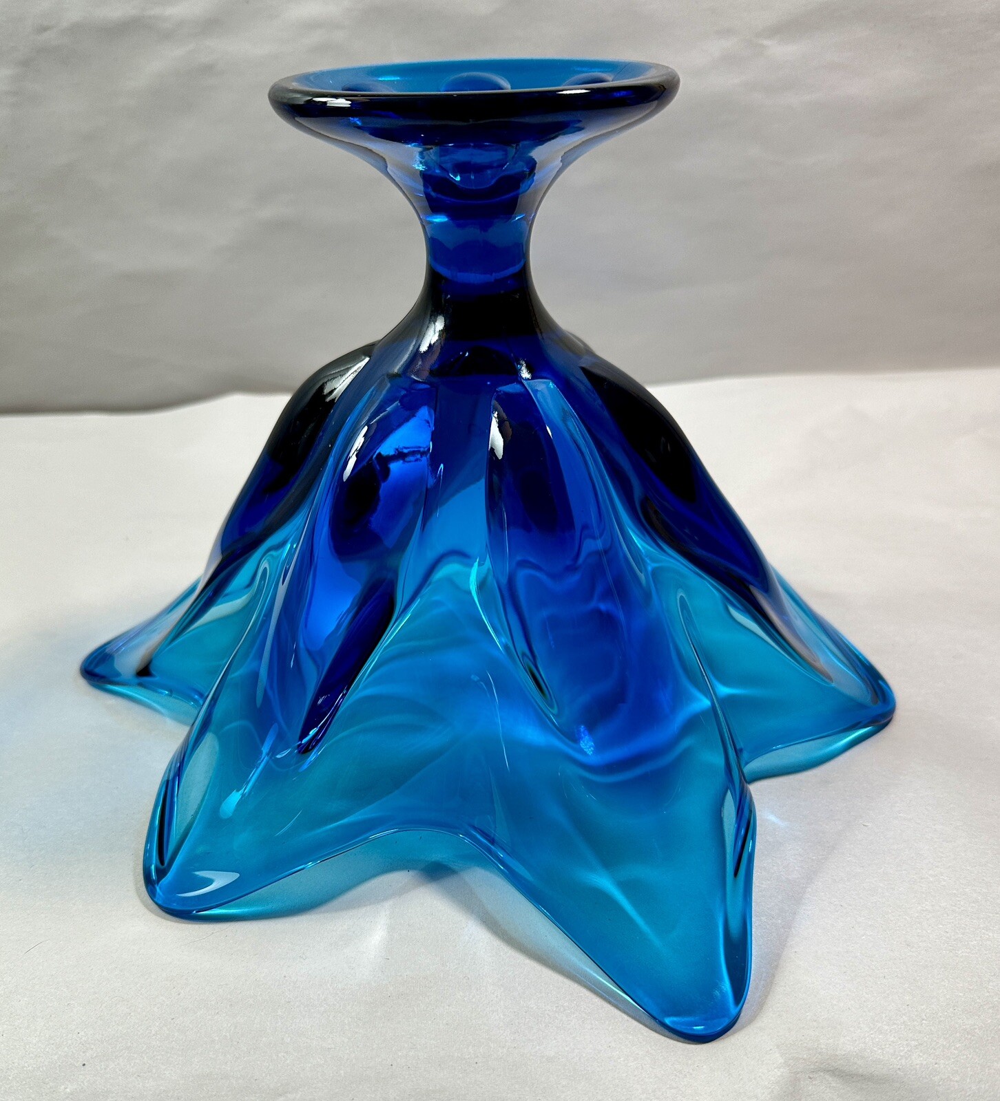 L.E. Smith Glass Peacock Blue Footed Compote / Fruit Bowl (#6101) - circa 1967 - Image 12