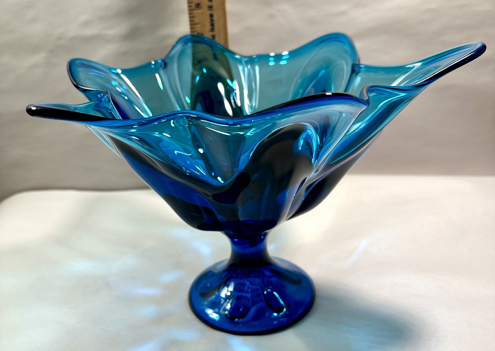 L.E. Smith Glass Peacock Blue Footed Compote / Fruit Bowl (#6101) - circa 1967 - Image 10