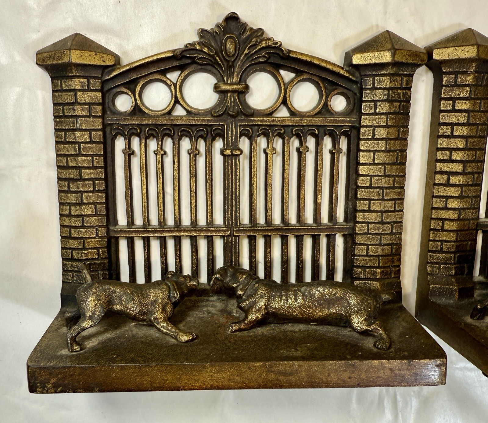 B&H Bookends - Dogs at the Gate - Image 8