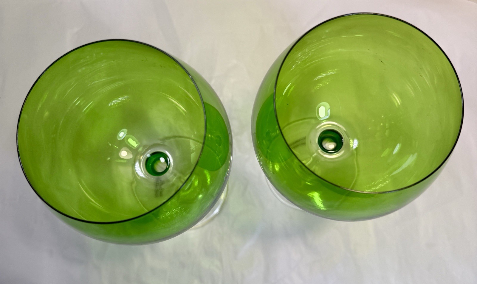 Crate and Barrel Lime Green Balloon Wine Glasses Set of 2 - NOS with Tags - Image 2