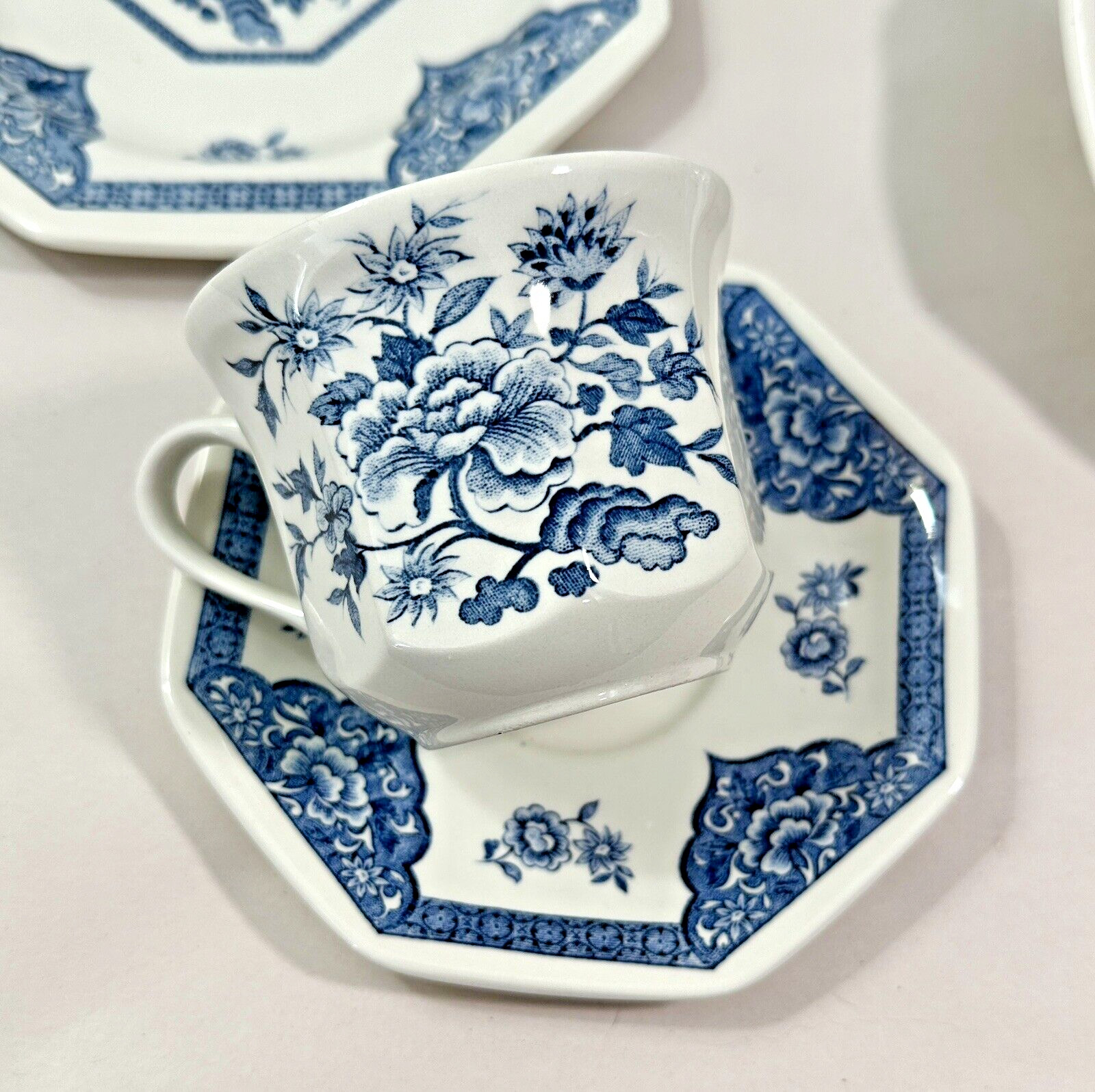 Old Pekin Octagon Blue J & G Meakin Royal Staffordshire - One Place Setting - Image 6