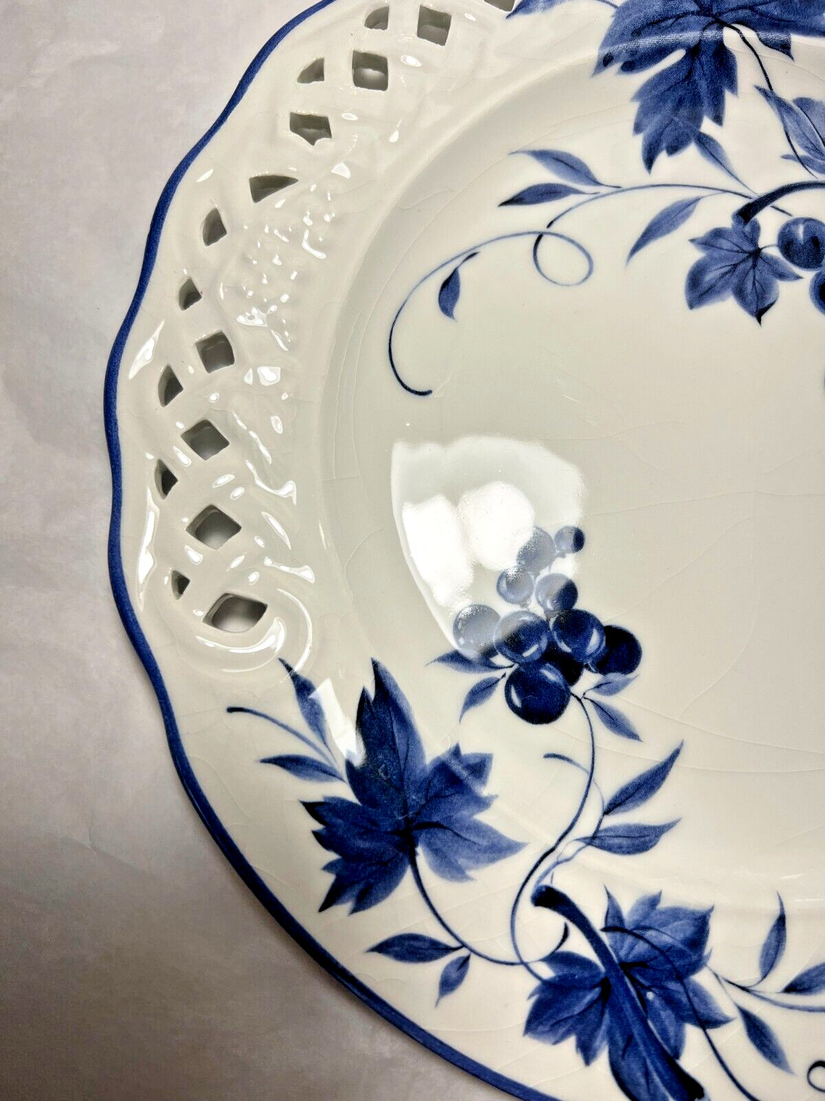Two (2) Brunelli Blue Grapes Lattice/Scalloped Edge Dinner Plates - 10 5/8" - Image 2