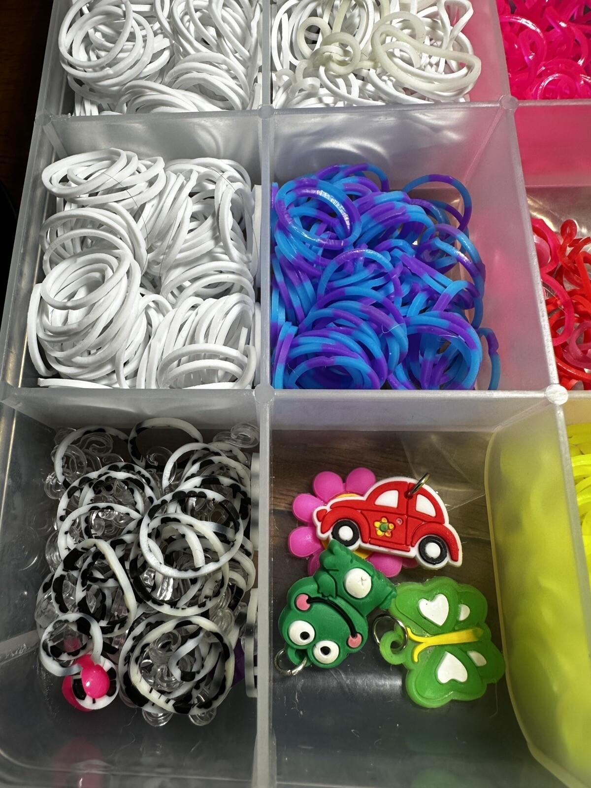 Rainbow Loom Rubber Bands - Hundreds of Brand New, MultiColor in Compartment Box - Image 5
