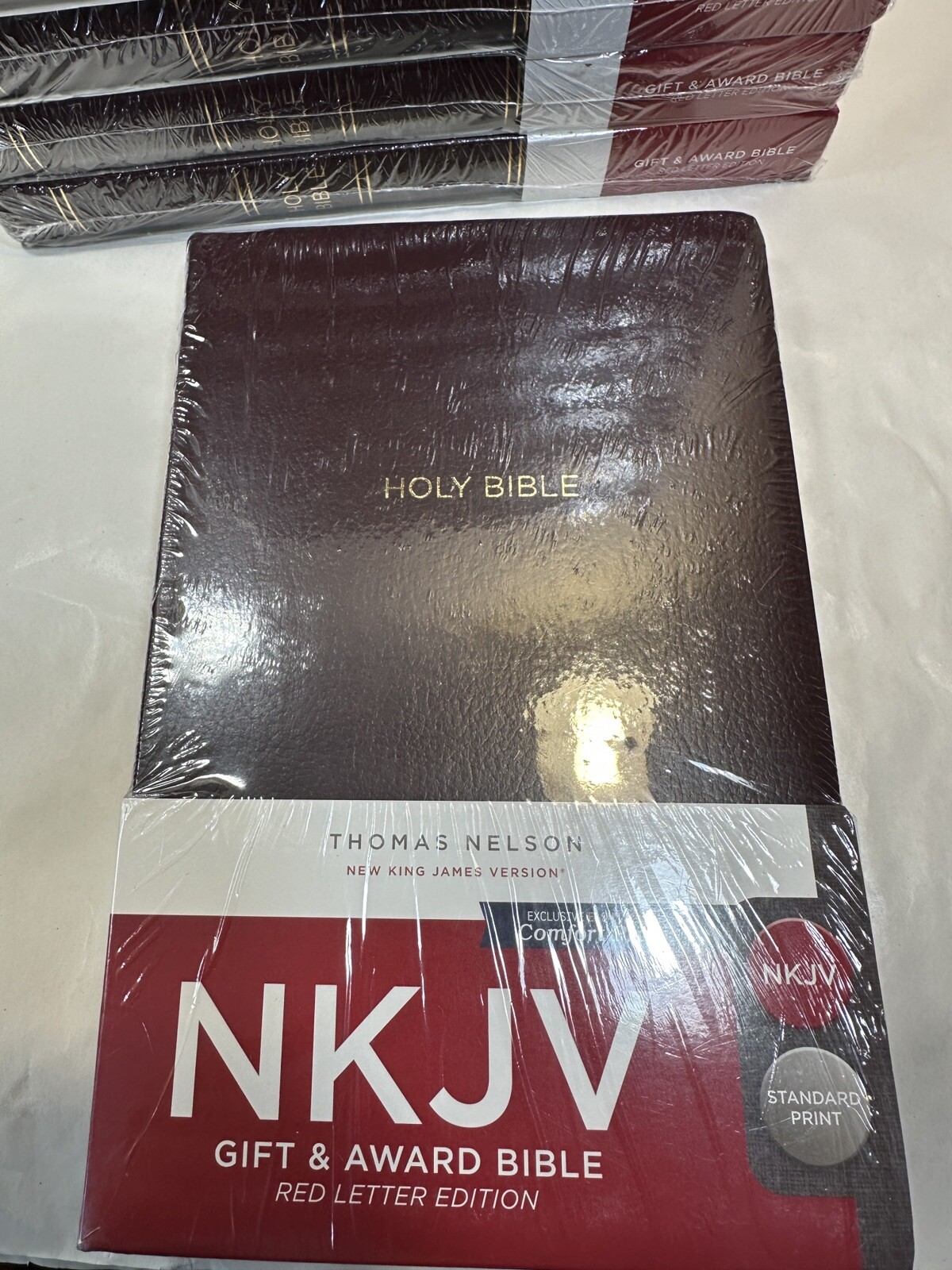 One (1) NKJV Gift and Award Bible - Burgundy Leatherflex - Thomas Nelson Inc.