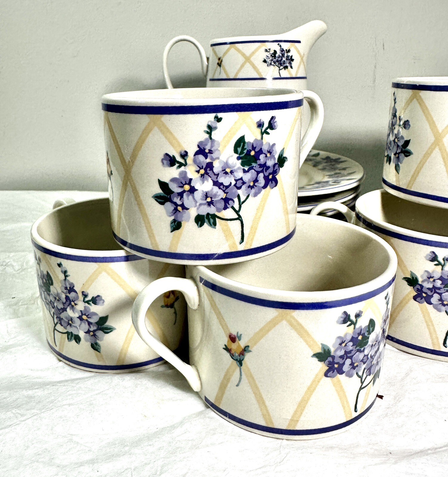 Six (6) Farberware Hydrangea Cups & Saucers Plus Sugar Bowl and Creamer - Image 9