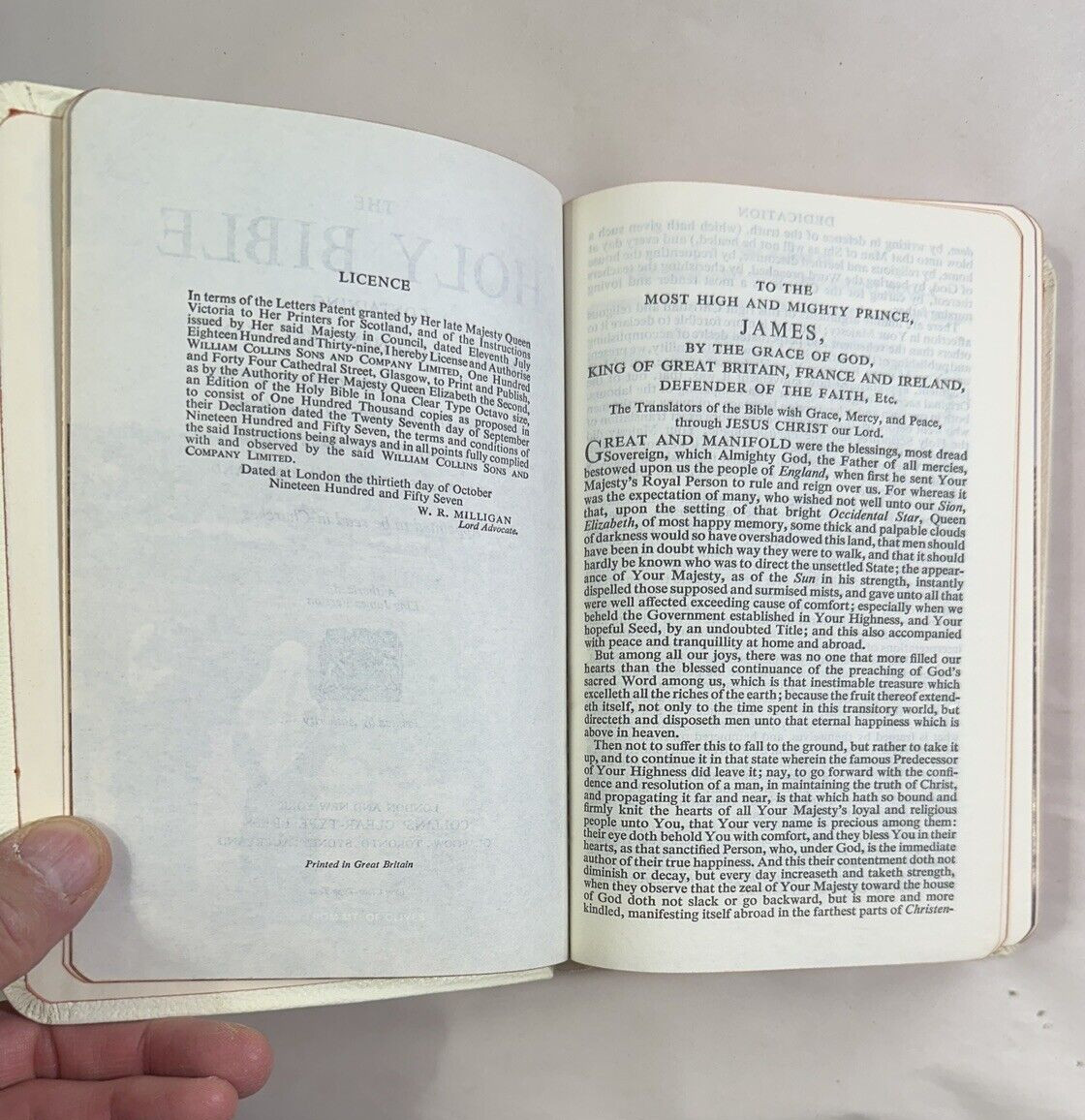 Vintage 1957 Holy Bible - Collins Clear-Type Press - UK - Immaculate - Image 3