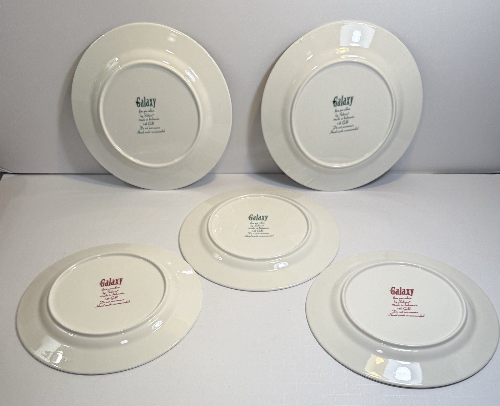 Set of 5 Sakura Galaxy Fine Porcelain Salad Plates Gold Stars on Red / Green Rim - Image 5
