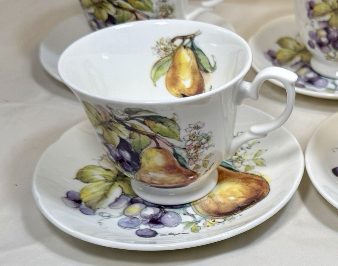 One (1) Royal Winchester Bone China Tea Cups / Saucer - Flawless