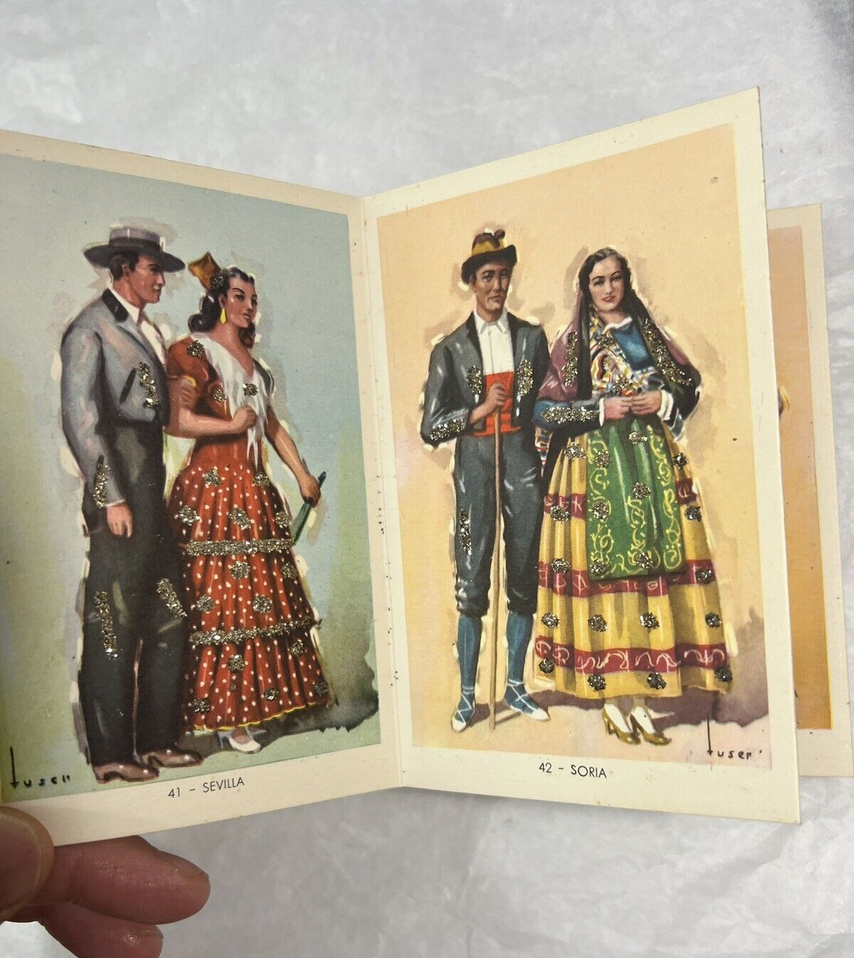 Trajes Tipicos Españoles - Notebook of 50 Postcards - Video