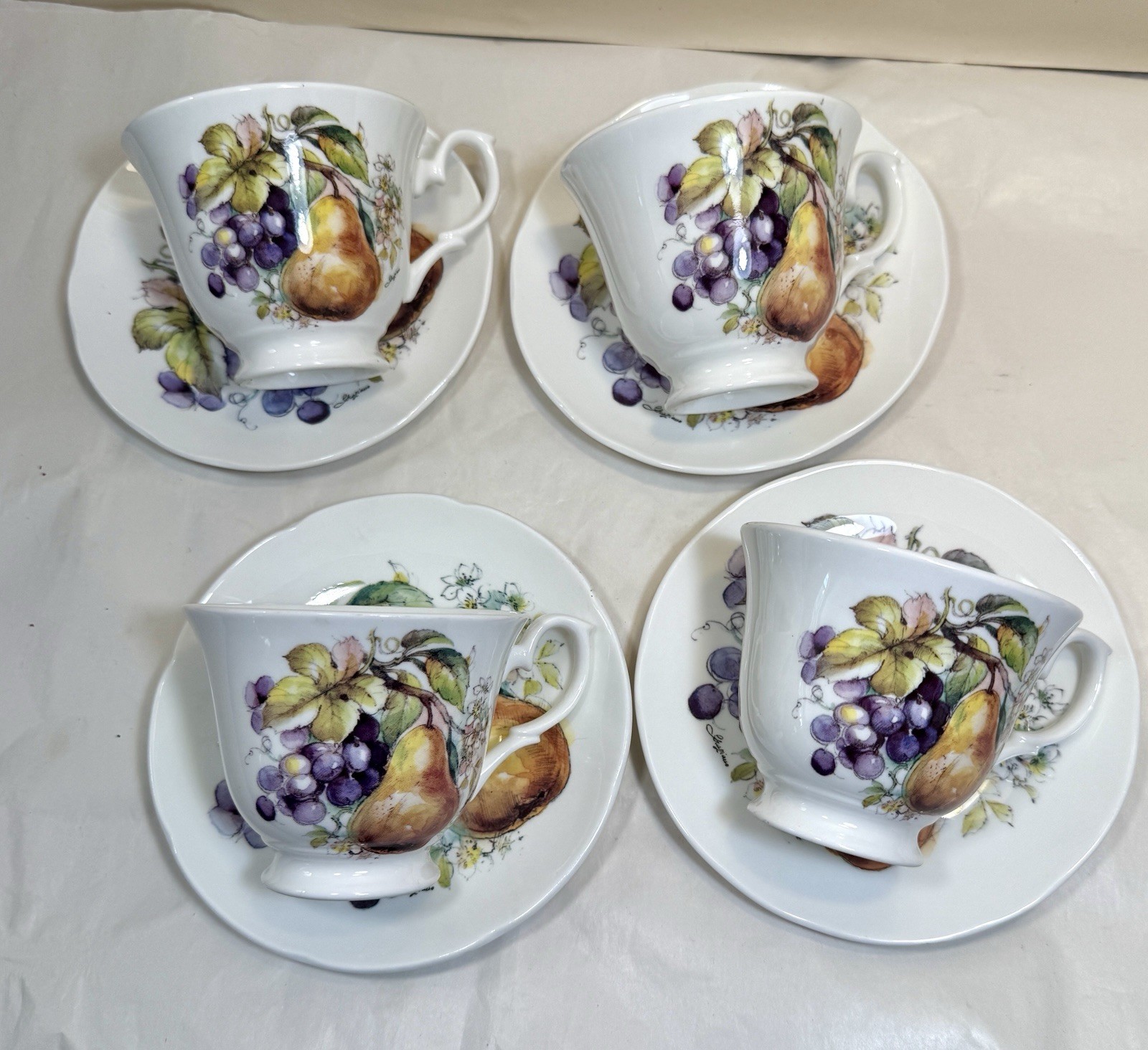 One (1) Royal Winchester Bone China Tea Cups / Saucer - Flawless - Image 2