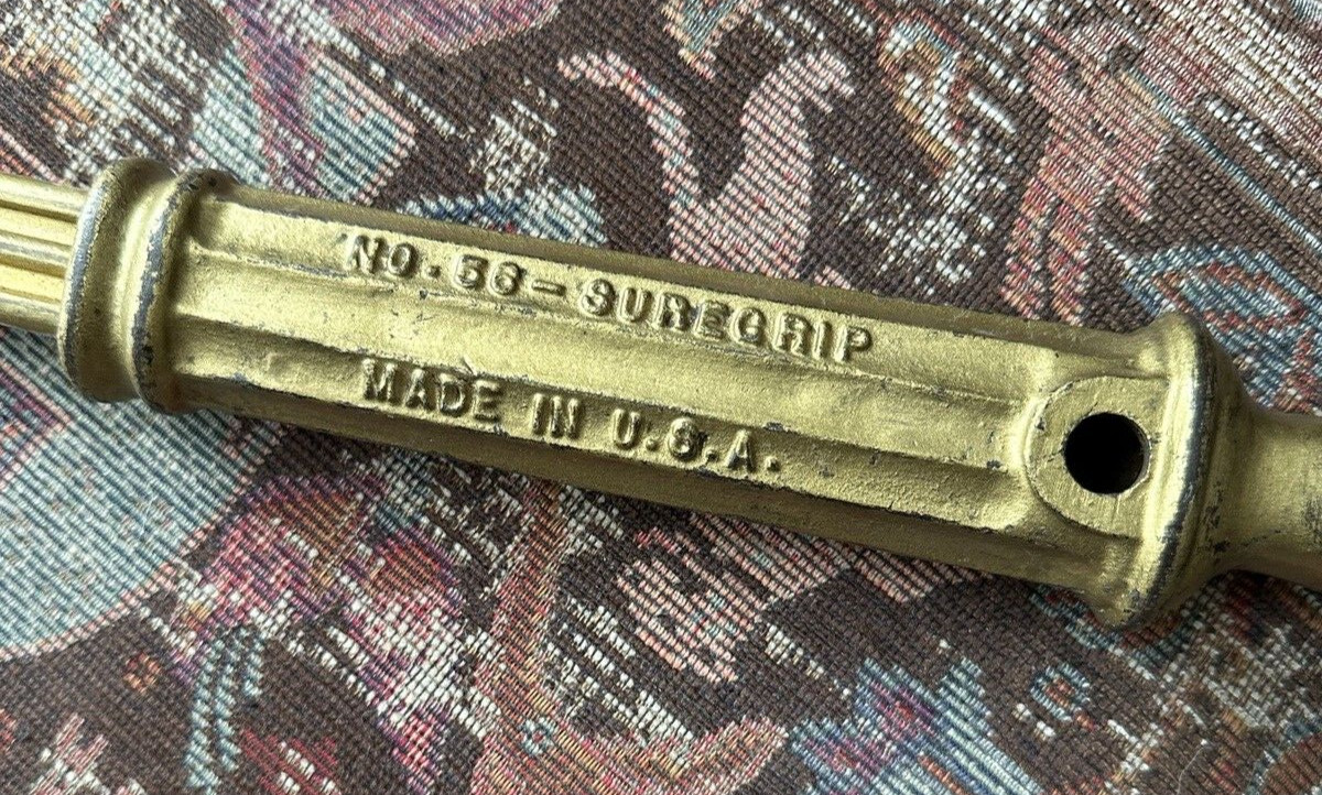 Vintage Bridgeport Hardware Forged Steel Nail Puller/Pounder No. 56 SUREGRIP - Image 2