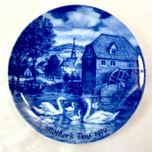 Berlin Design 1979 Mother's Day Plate - West Germany Genuine Blue China